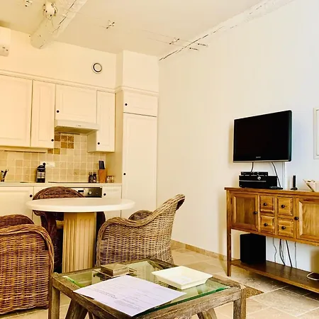 Apartamento Charmante Im Historischen Zentrum By Interhome Saint-Tropez