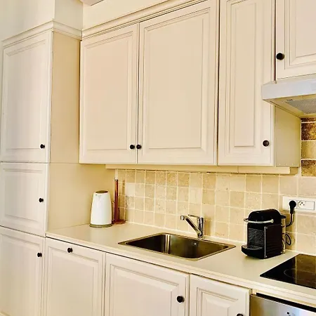 Apartamento Charmante Im Historischen Zentrum By Interhome