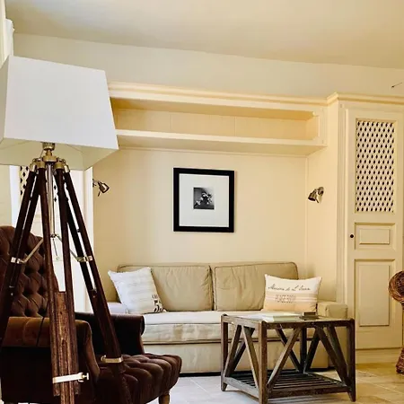 Charmante Im Historischen Zentrum By Interhome Saint-Tropez