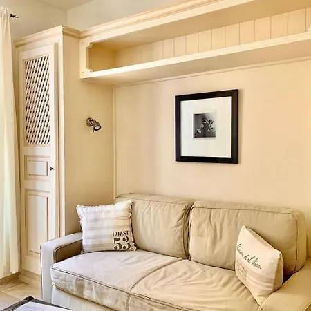 Apartamento Charmante Im Historischen Zentrum By Interhome *